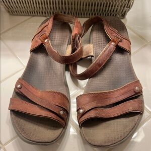 Merrell Tan Leather Sandals